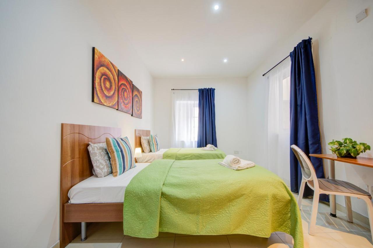 St Julians 2 Bedroom Apartment With Commanding Seaviews By Shortletsmalta Saint Julian's 외부 사진