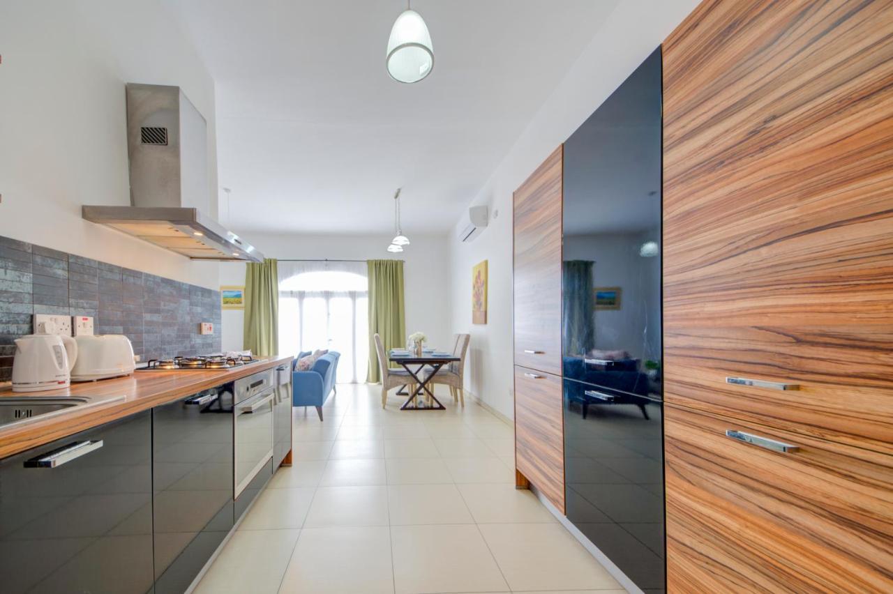 St Julians 2 Bedroom Apartment With Commanding Seaviews By Shortletsmalta Saint Julian's 외부 사진