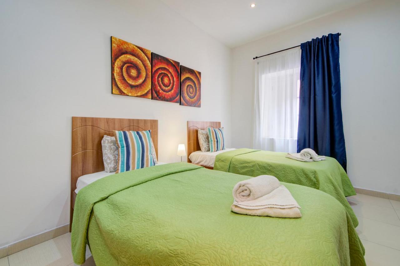 St Julians 2 Bedroom Apartment With Commanding Seaviews By Shortletsmalta Saint Julian's 외부 사진
