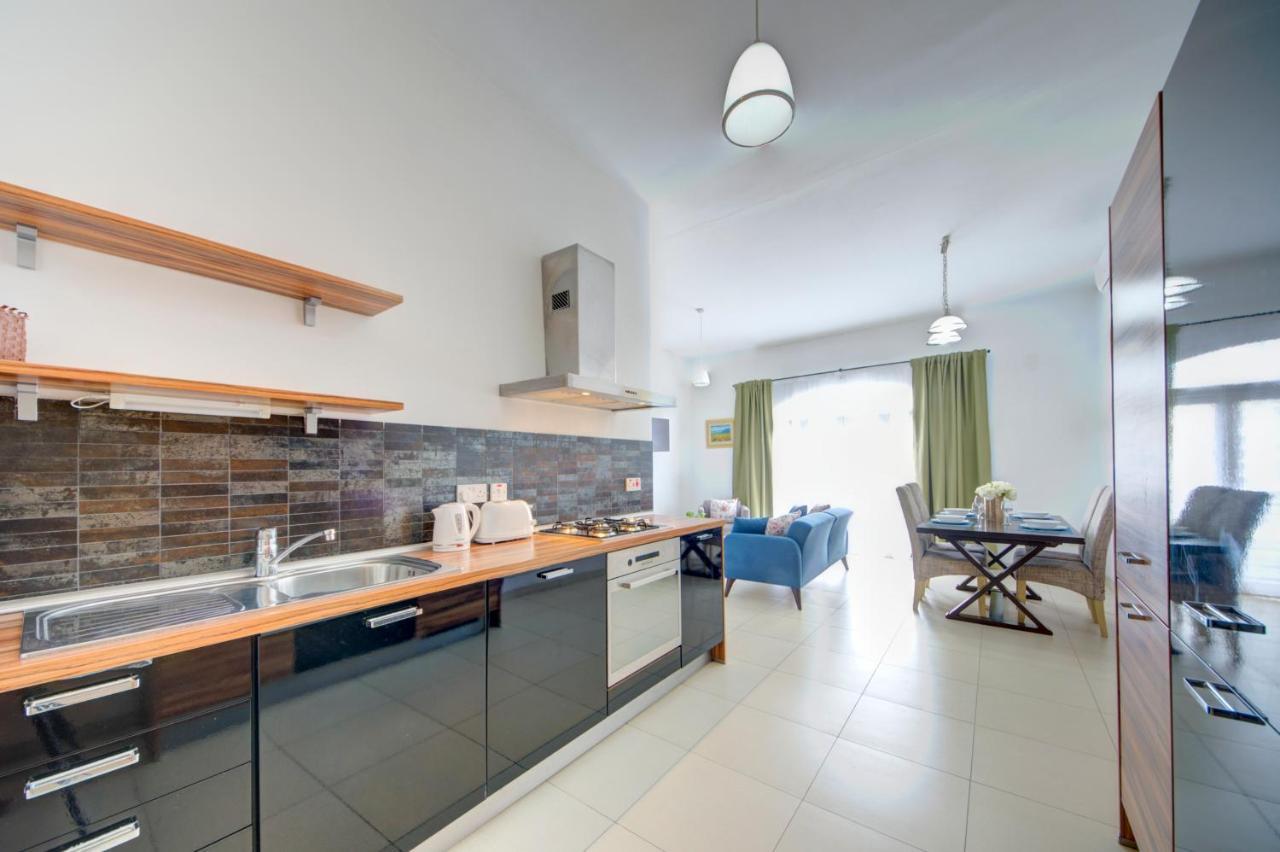 St Julians 2 Bedroom Apartment With Commanding Seaviews By Shortletsmalta Saint Julian's 외부 사진