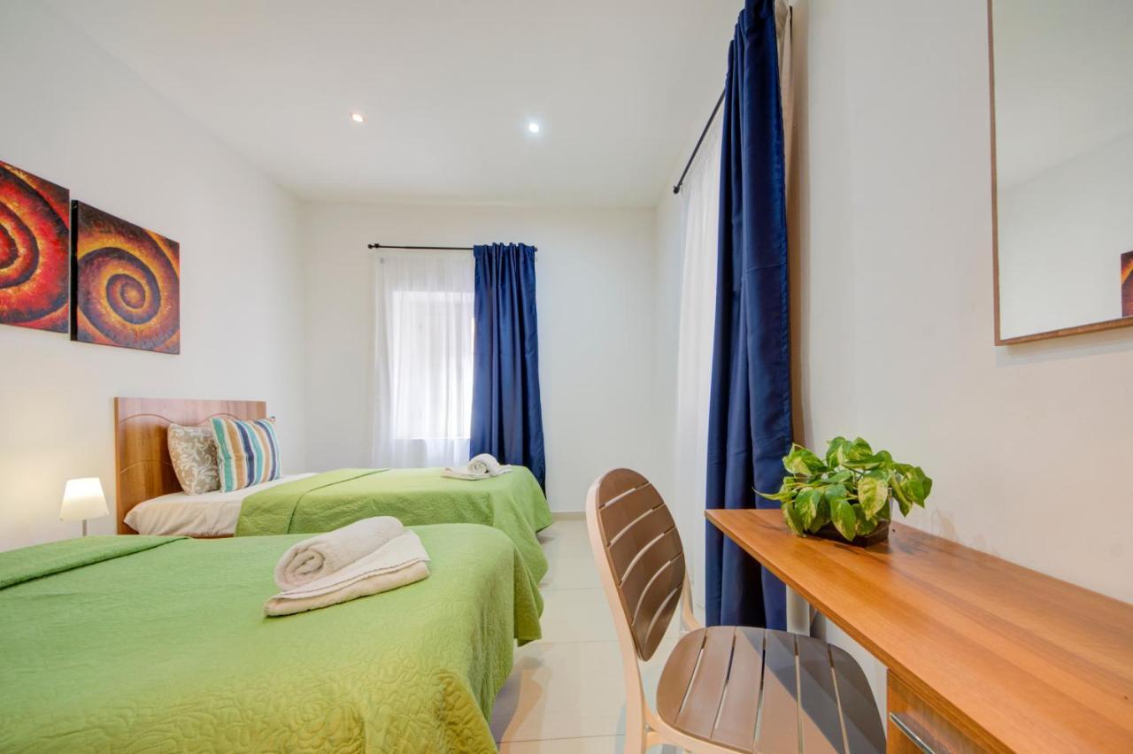 St Julians 2 Bedroom Apartment With Commanding Seaviews By Shortletsmalta Saint Julian's 외부 사진
